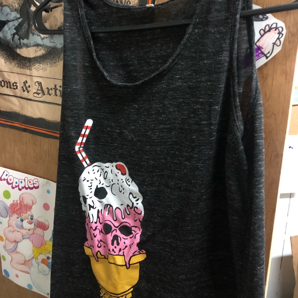 Women’s skull icecream tank top